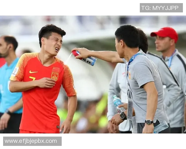 球迷吐槽大会：盘点那些让人哭笑不得的赛事瞬间与球员表现